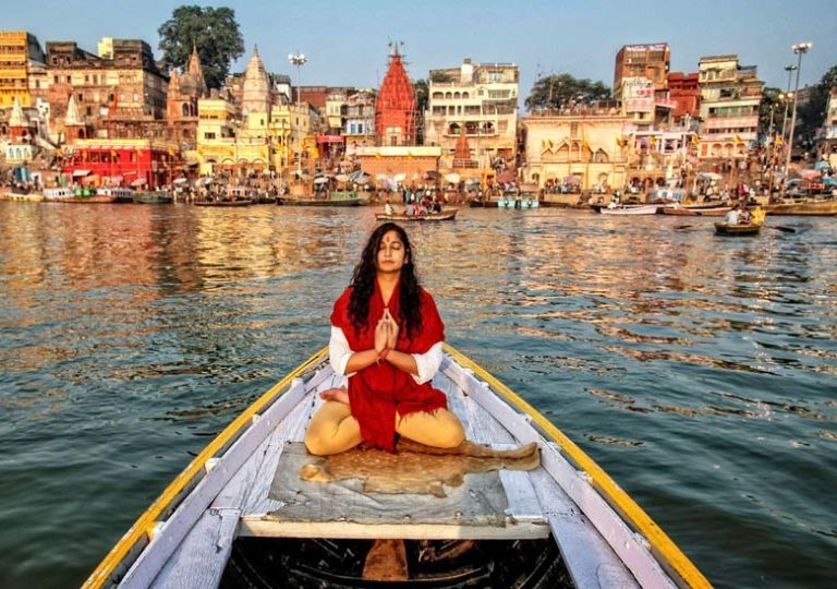 boat tour in varanasi