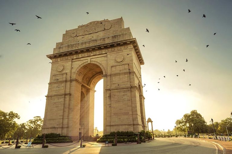 7 Famous Historical Monuments in Delhi for History Buffs – Swan Tours